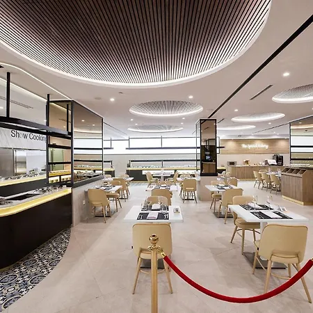 Gold Arcos 4 Sup - Modern Luxury Experience