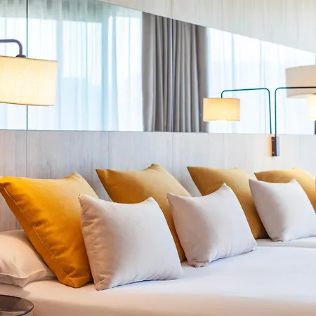 Gold Arcos 4 Sup - Modern Luxury Experience