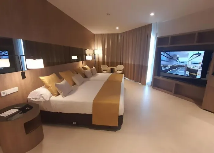 Отель Hotel Gold Arcos 4 Sup - Modern Luxury Experience Бенидорм